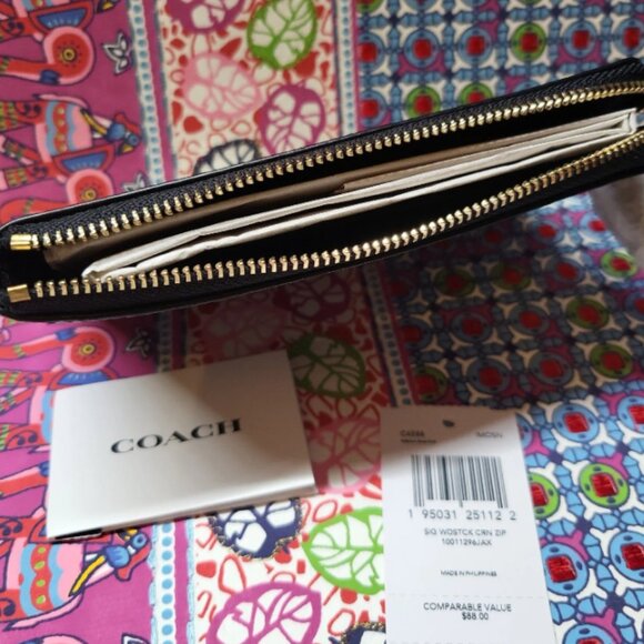 Coach Peanuts Wristlet NWT - Picture 4 of 4